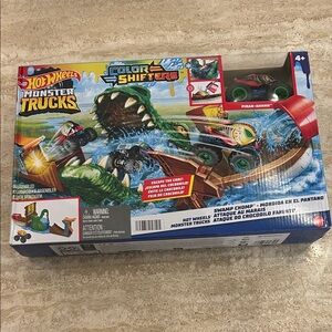 NEW 🆕 Hot Wheels Monster Trucks Color Shifters Set 4+ yrs